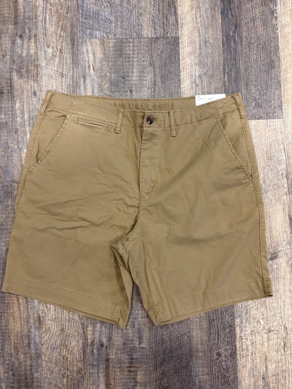 NWT American Eagle Outfitters Men’s Tan Flat Front Chino Shorts Size 38